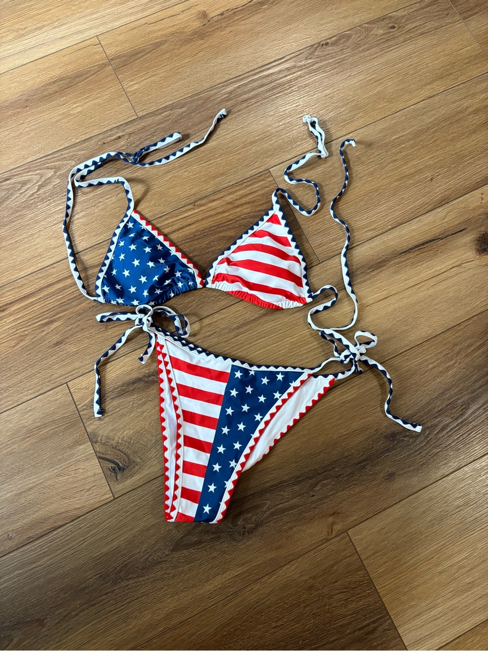 Zaful Navy and White Star Triangle Bikini Top with Scalloped Trim